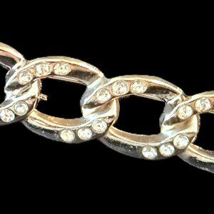 CURB CHAIN Equestrian PIN in silvertone with clear stones by ORNAMENTS
